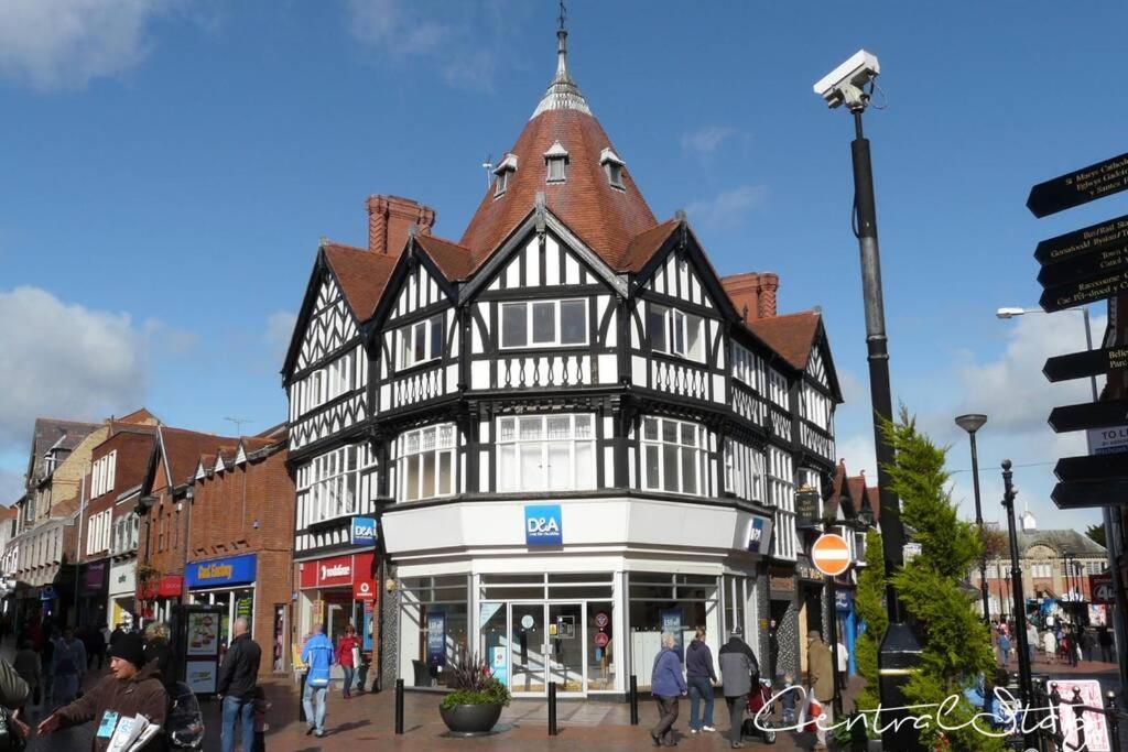 Wrexham Central Stay Apartment Seven Buitenkant foto
