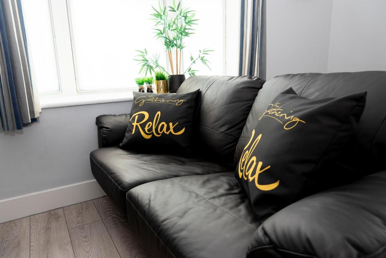 Wrexham Central Stay Apartment Seven Buitenkant foto